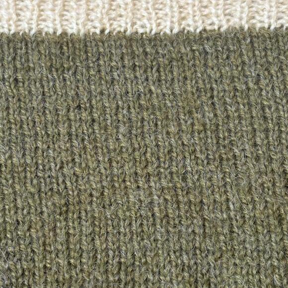 Handmade‎ sweater. - Picture 2 of 3